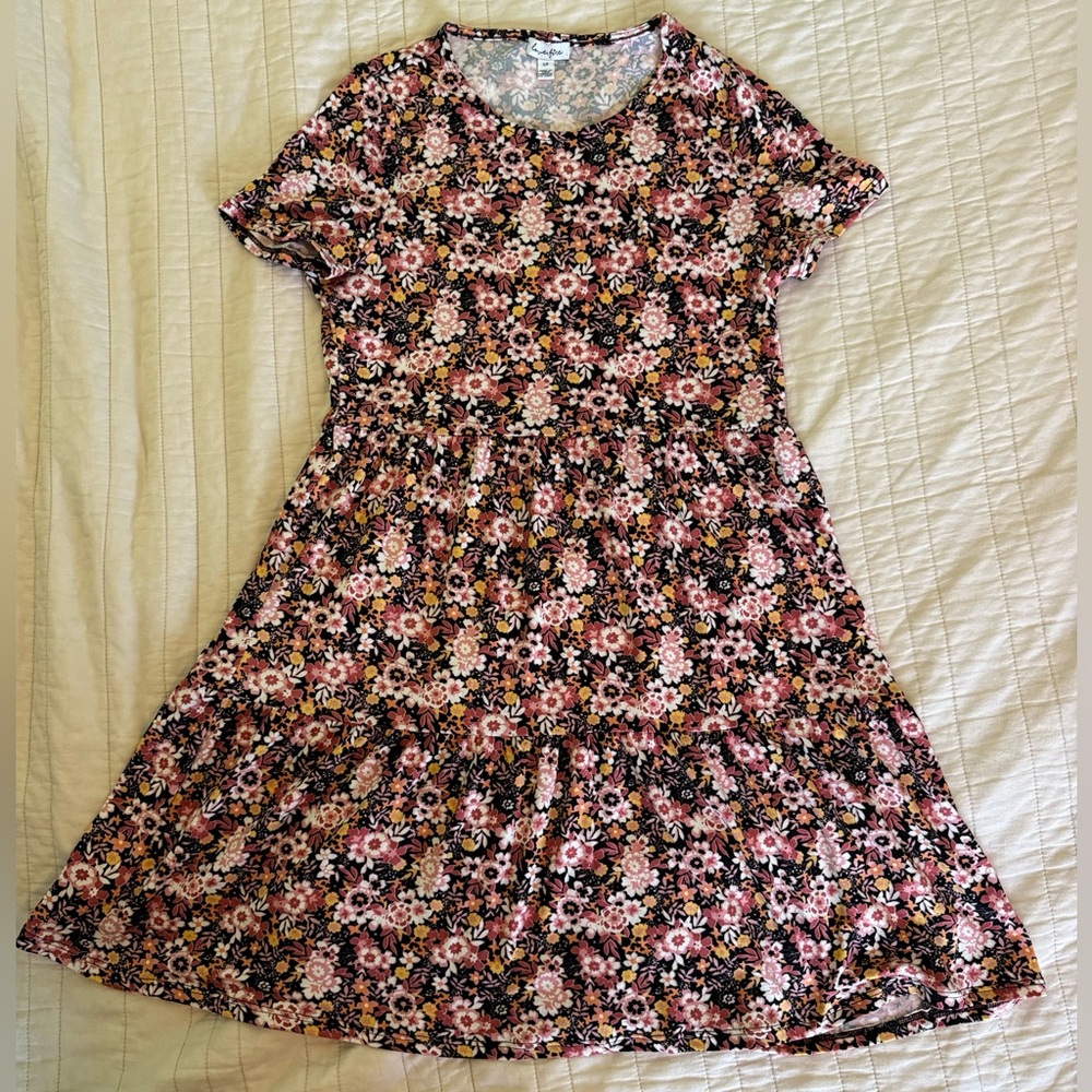 Love Fire Floral Short Sleeve Dress Size Small